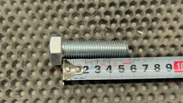 Болт М16х2х55 (8,8)