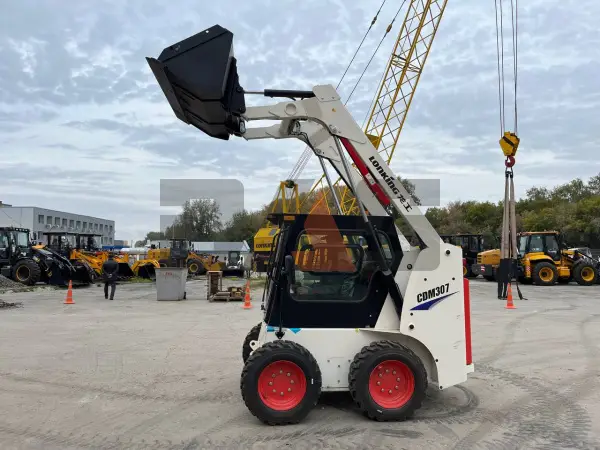 Мини-погрузчик Lonking CDM307 купить в Омске