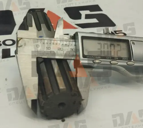 Вал привода насосов КПП 10 шлицов LW300F