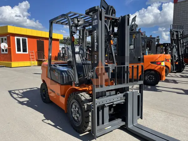 Дизельный вилочный погрузчик Lonking FD30T купить в Омске