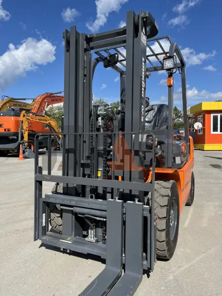 Дизельный вилочный погрузчик Lonking FD20T купить в Омске