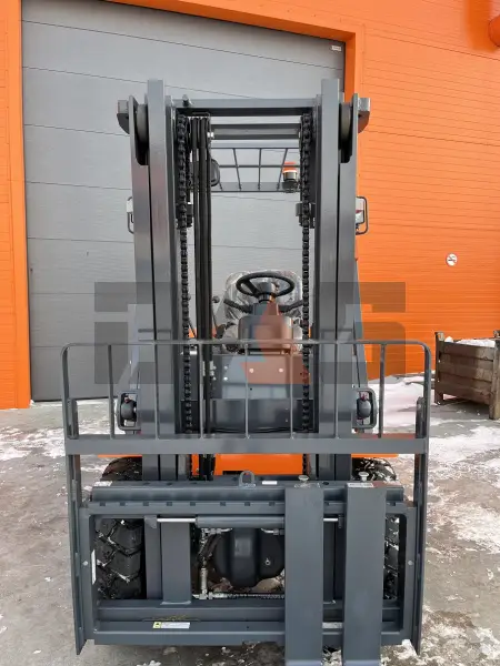 Дизельный вилочный погрузчик Lonking FD30T купить в Омске